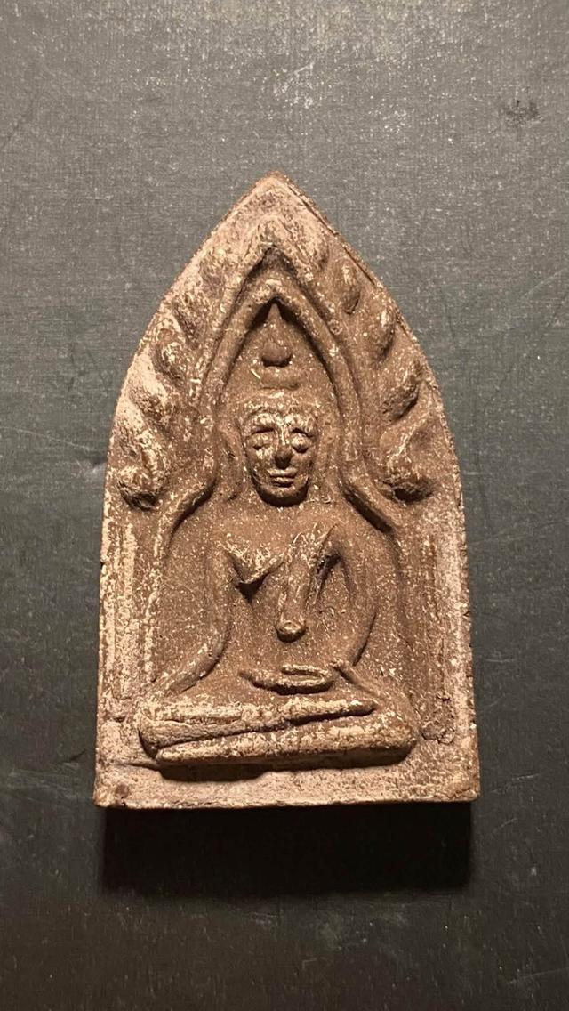 ขุนแผนหลวงปู่สรวง วัดบ้านละลม (วัดถ้ำพรหม) จังหวัดศรีสะเกษ รุ่นปี พ.ศ. 2539 เนื้อดินปราสาทขอมพันปี