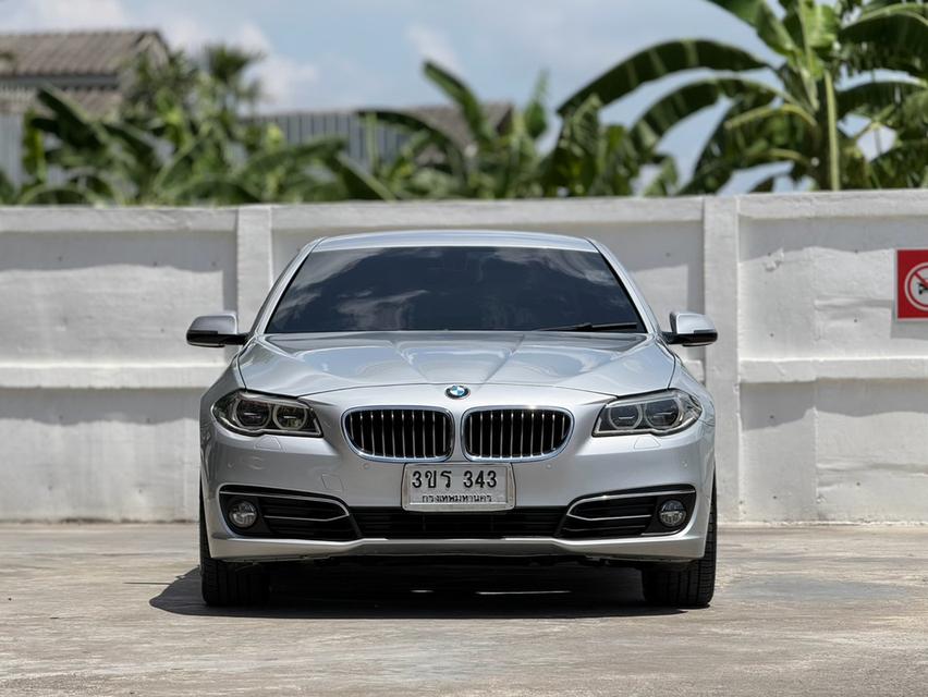 BMW SERIES 5, 528i LUXURY โฉม F10 ปี10-17 ปี2015สีเทา เครื่องยนต์เบนซิน 4 สูบ TwinPower Turbo 218 แรงม้า 🚀🚀 ไมล์แท้ 259,472 km. พร้อมป้ายทะเบียน✅✅ รูปที่ 4