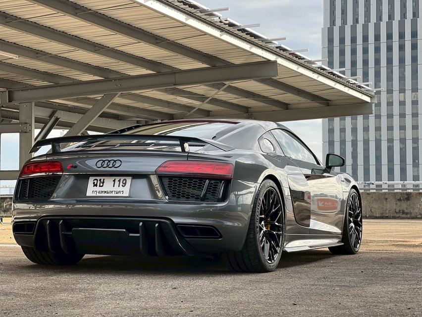 Audi R8 v10 performance 7