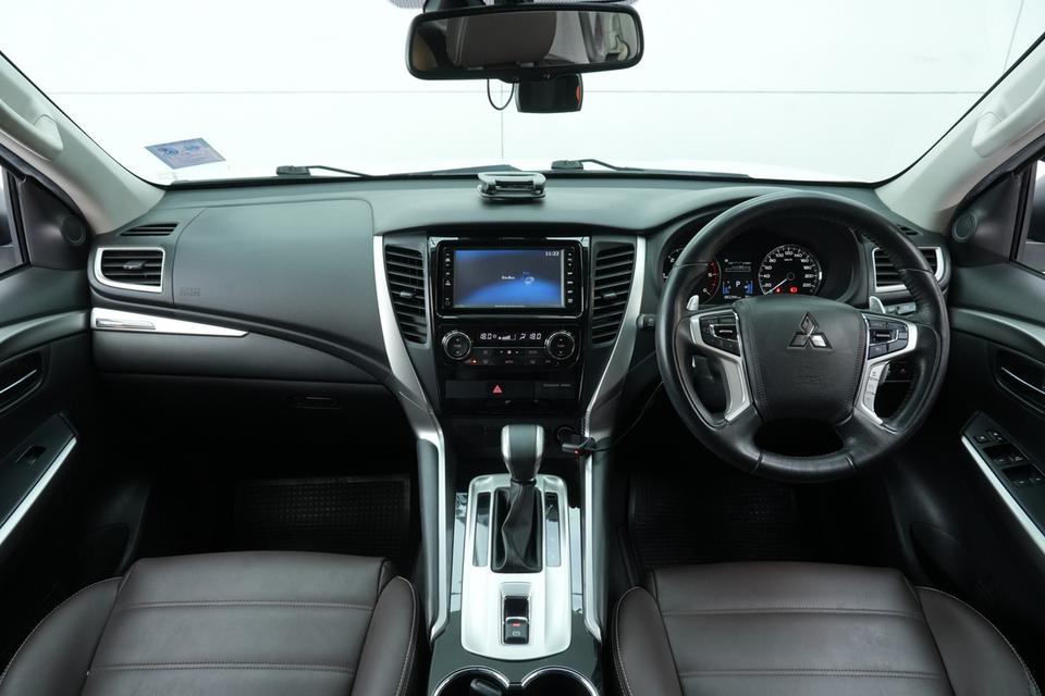 2018 MITSUBISHI PAJERO SPORT 2.4 GT 2WD A/T สีเทา รูปที่ 8