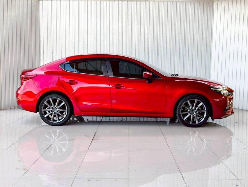 MAZDA MAZDA3 2.0 S ปี 2019 โฉม ปี14-19 4Dr สีแดง เกียร์ Auto เครื่องยนต์ เบนซิน เลขไมล์ 167,980 Km.