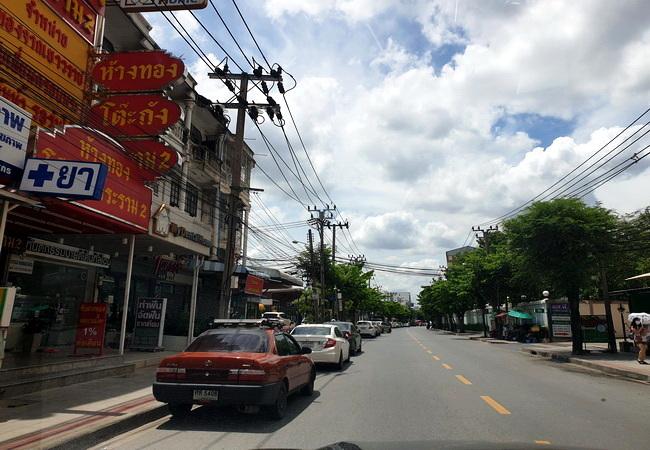 ขายที่ดิน ติดถนนพระราม 2 ซอย 50 เนื้อที่ 2-2-42 ไร่ พร้อมอาคารพาณิชย์ 9