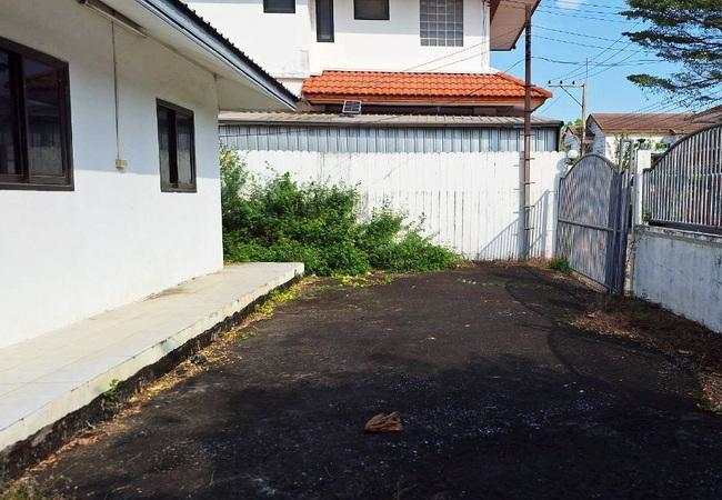 ขายบ้านเดี่ยว หมู่บ้านปาริชาติ คลอง 4 ถนนเลียบคลองสี่ อำเภอคลองหลวง ปทุมธานี 4