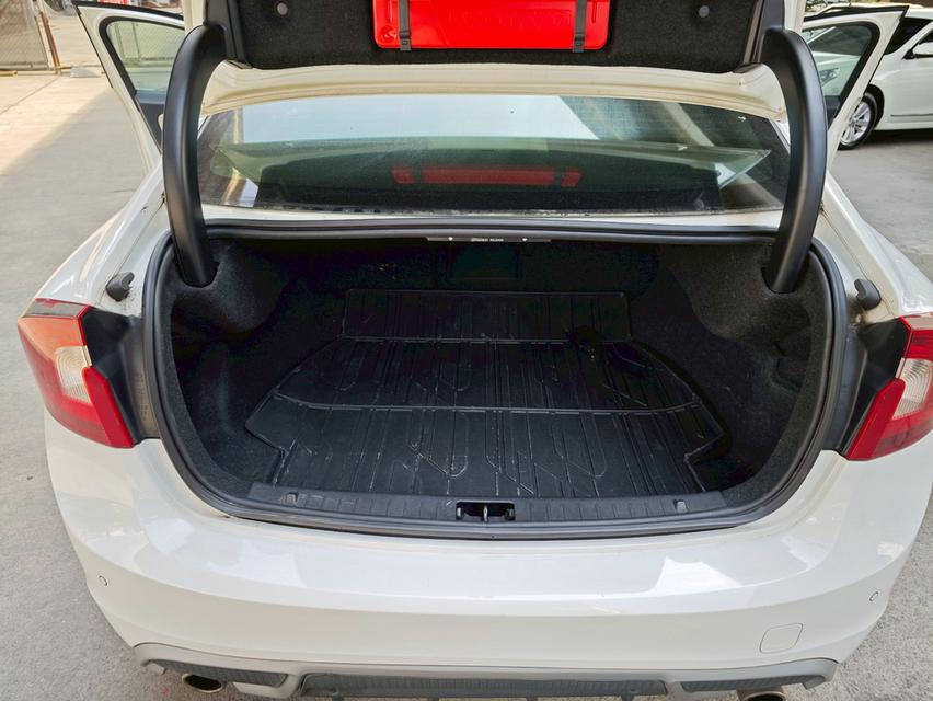 Volvo S60 Drive S 12