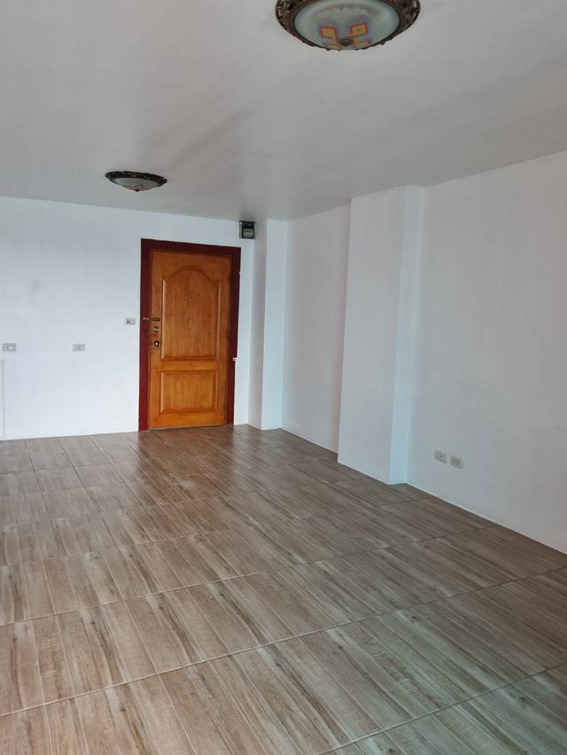 คอนโดณ็องเซลิเซ่ ศรีสมาน 1