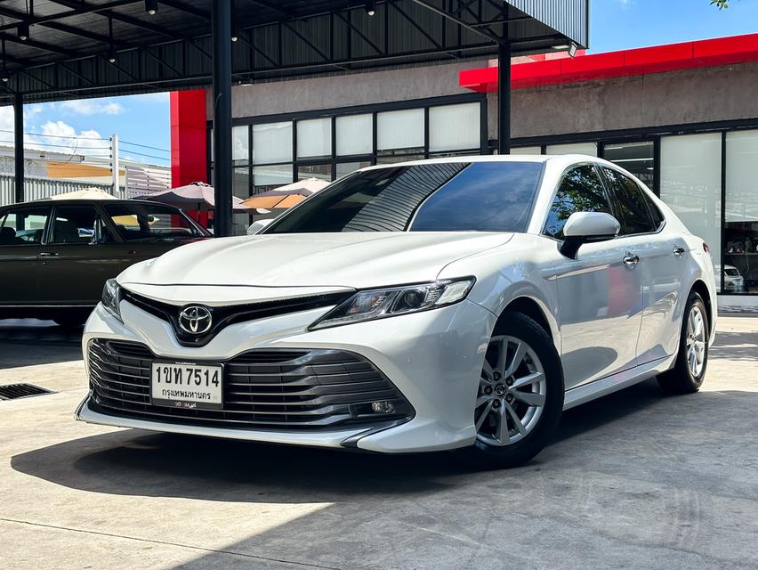 ขายรถ Toyota Camry 2.0G Sedan ปี 2020 สีขาว เกียร์ออโต้