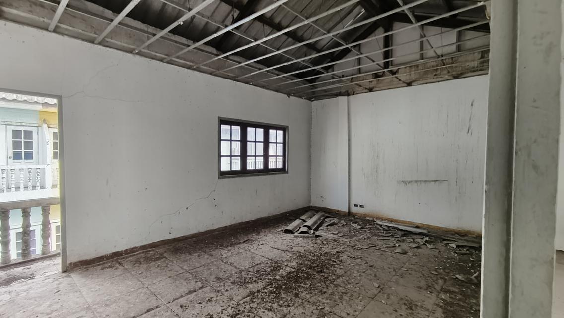 ขายถูกทาวน์โฮมใกล้สถานีรถไฟฟ้ามัยลาภ 10