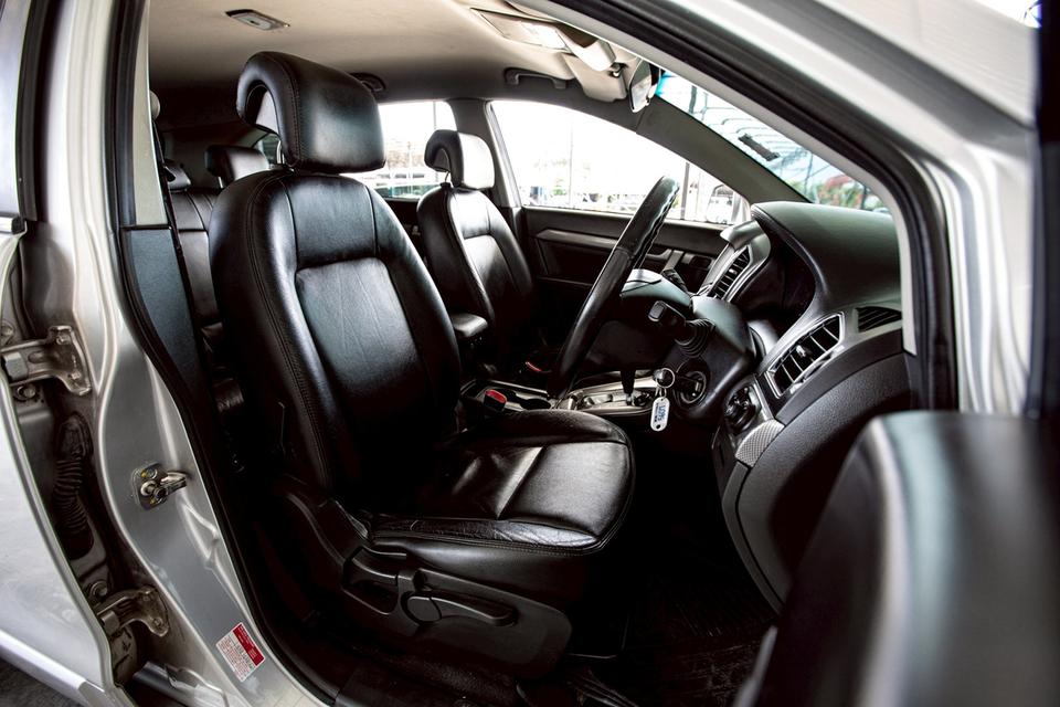 CHEVROLET Captiva 2.4 LT ปี 2012 เกียร์ออโต้ สีเทา Suv 7 ที่นั่ง 12
