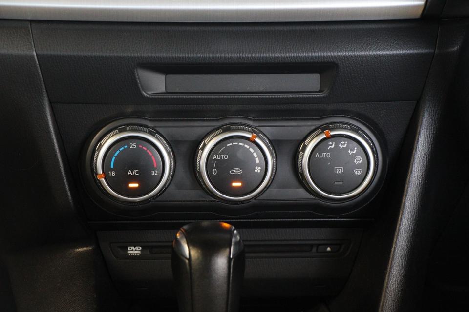 รหัสรถ TKG7813 MAZDA 3 2.0 SP SPORTS ปี 2014 7