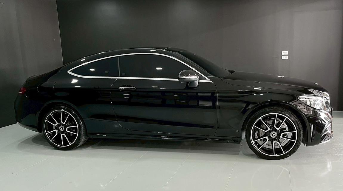 BENZ C200 Coupe Amg Dynamic ปี 2019 FaceLift  รถมือเดียวป้ายแดง ประวัติศูนย์ทุกระยะการใช้งาน 4