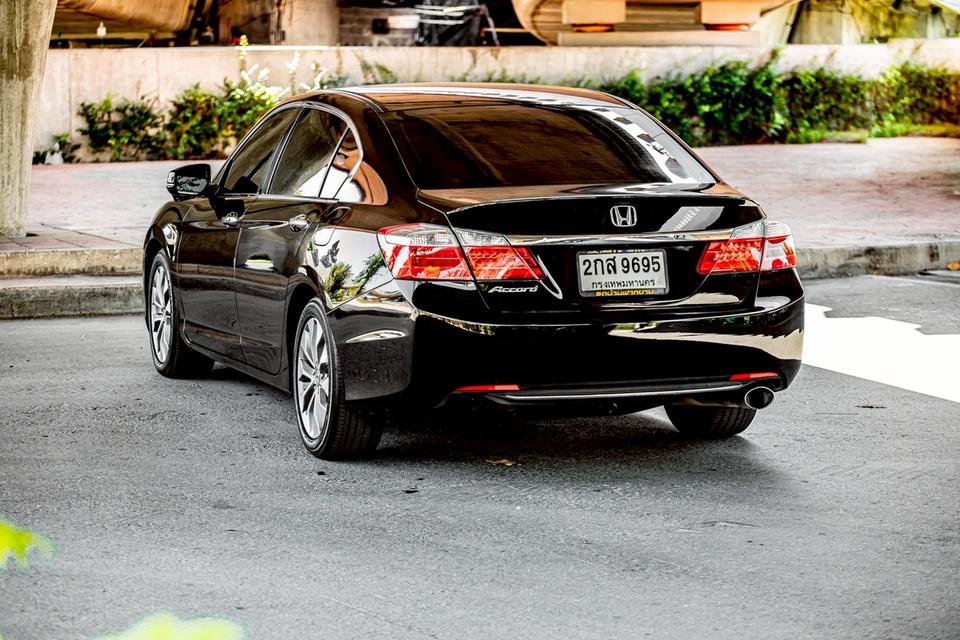 Honda Accord 2.0EL ปี 2013 สีดำ มือเดียวป้ายแดง 8
