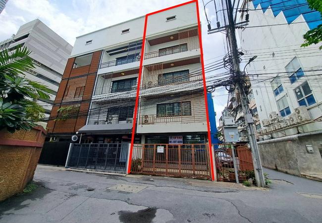 ขายอาคารพาณิชย์ ซอยปราโมทย์ 2 ถนนสุริยวงศ์ เขตบางรัก กรุงเทพ เนื้อที่ 26 ตร.ว. 1 คูหา 1