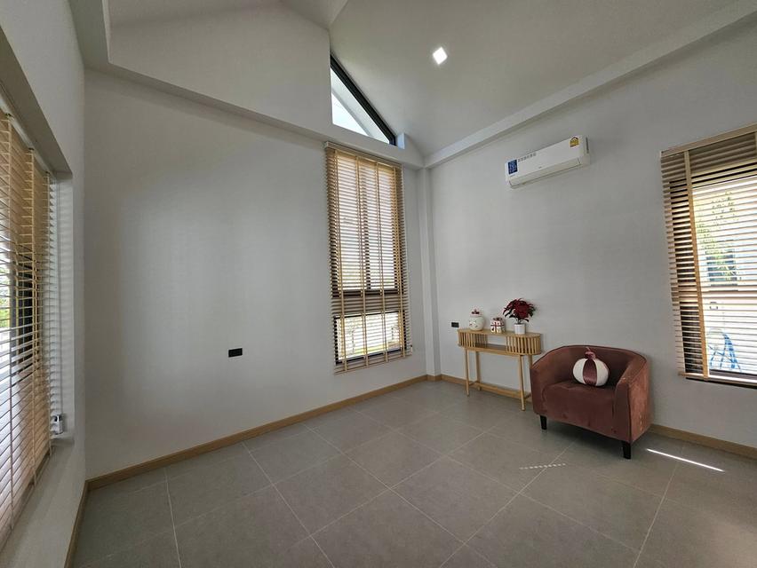 🏖️ Pool Villaชั้นเดียวในโครงการ ทำเลใกล้กาดฝรั่ง นานาชาติLIS #หางดง – ราคา 48,000 บาท/เดือน✨ 卖家具齐全 3 卧室 2 卫生间 – 租金 48,000 泰铢/月 ✨ 20