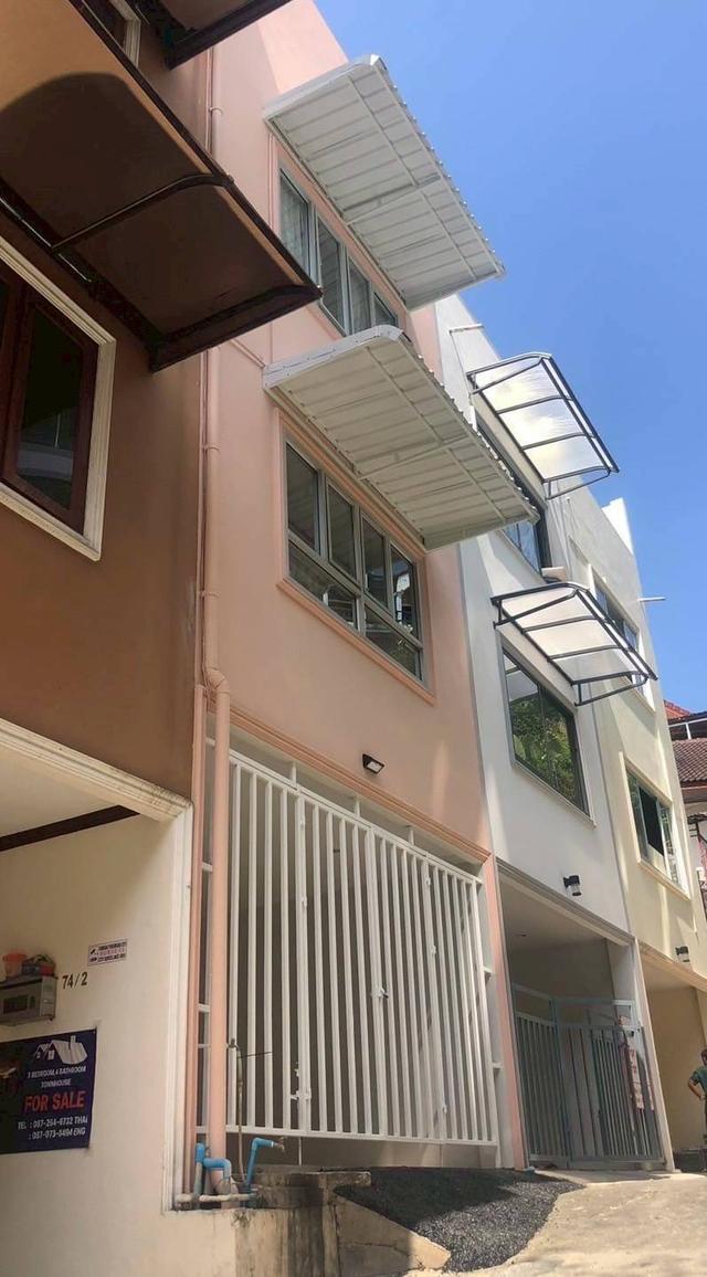 ทาวน์โฮม 3 ชั้นบนเนินป่าตอง 1