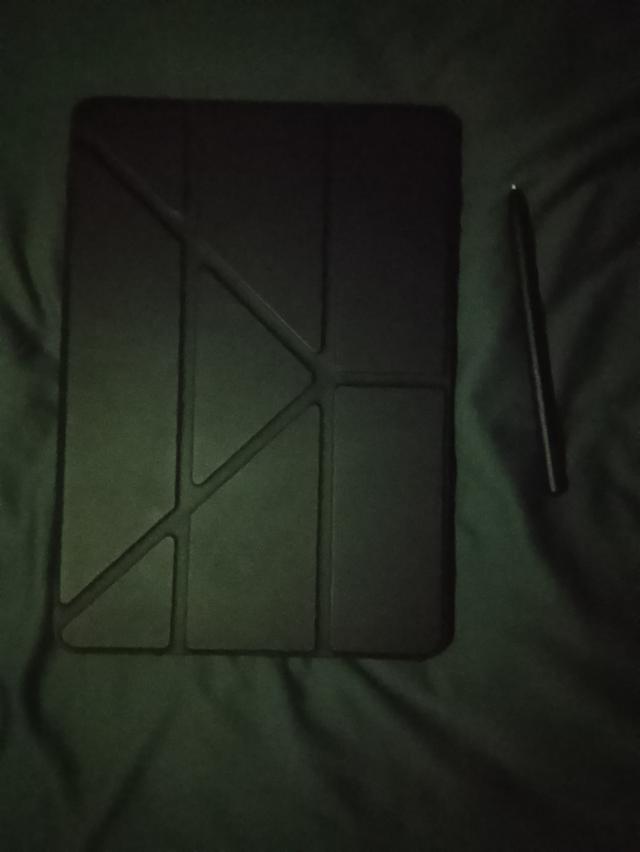 ขายด่วน Samsung tab s8 WiFi 8/128 มีรอยตรงหน้าจอ มีปากกา เคส กล่องไส้ปากกาสำรอง ที่ชาร์จให้ รูปที่ 3