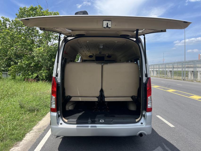 2020 Toyota commuter 2.8at 14