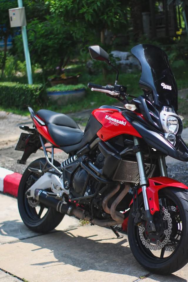 Kawasaki Versys สีแดง