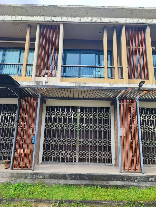 อาคารพาณิชย์ 2 ชั้น พร้อมผู้เช่า อยู่ในโครงการติดถนนเพชรเกษม 8