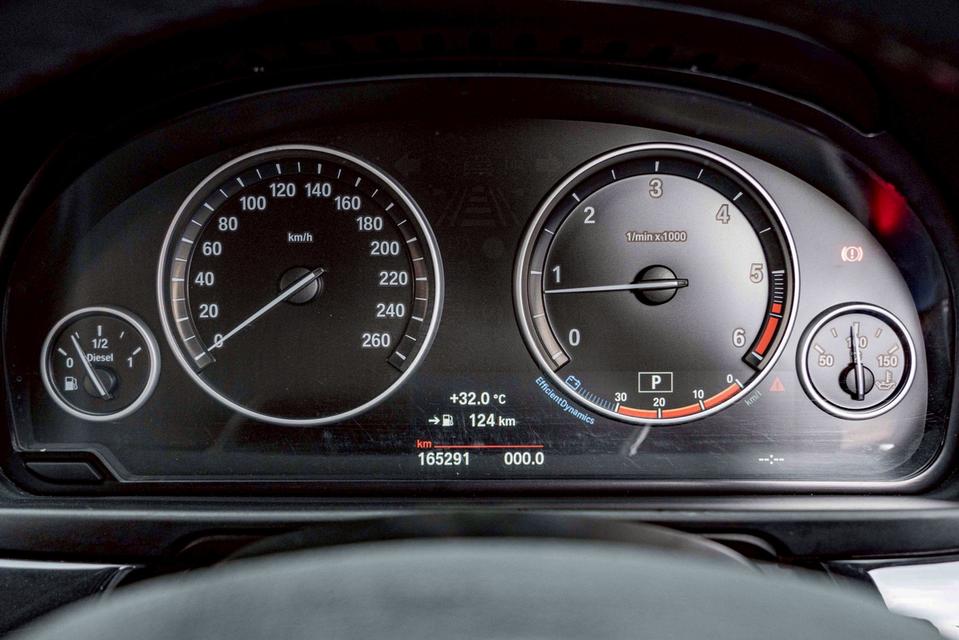 รหัสรถ NP3282 BMW 520D SERIE-5ปีรถ : 2015 รูปที่ 17