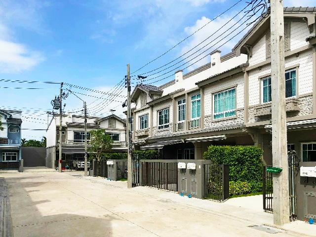 หมู่บ้านอินดี้3 บางนา กม.7 ซ.เมืองแก้ว MRT ศรีลาซาล ขาย ทาวน์เฮาส์ 2ชั้น 145ตร.ม.18ตร.วา. เมกาบางนา 2นอน 3น้ำ เฟอร์ เครื