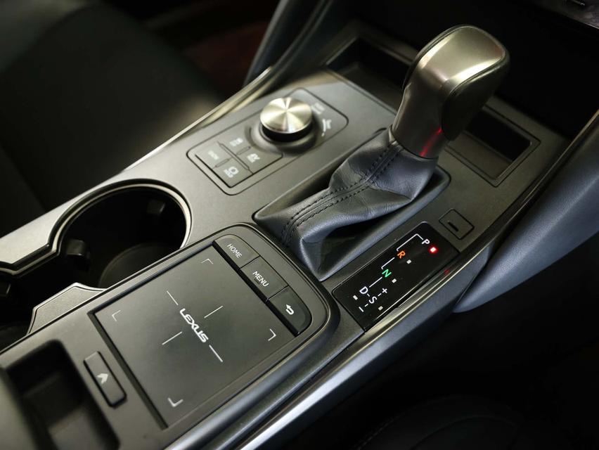 2023 Lexus IS300h 2.5 (ปี 13-26) Luxury Sedan AT B4304 รูปที่ 10