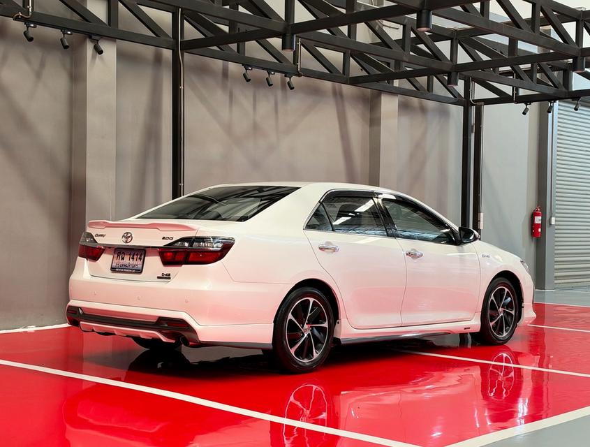 2017 TOYOTA CAMRY 2.0G EXTREMO รถมือเดียวออกป้ายแดง รถวิ่งน้อย รถเข้าศูนย์ตามระยะ รถไม่เคยมีอุบัติเหตุครับ รูปย่อยที่ 3