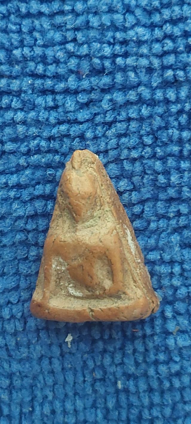 พระนางพญา พิมพ์เล็กเข่าตรง กรุวัดนางพญาพิษณุโลก