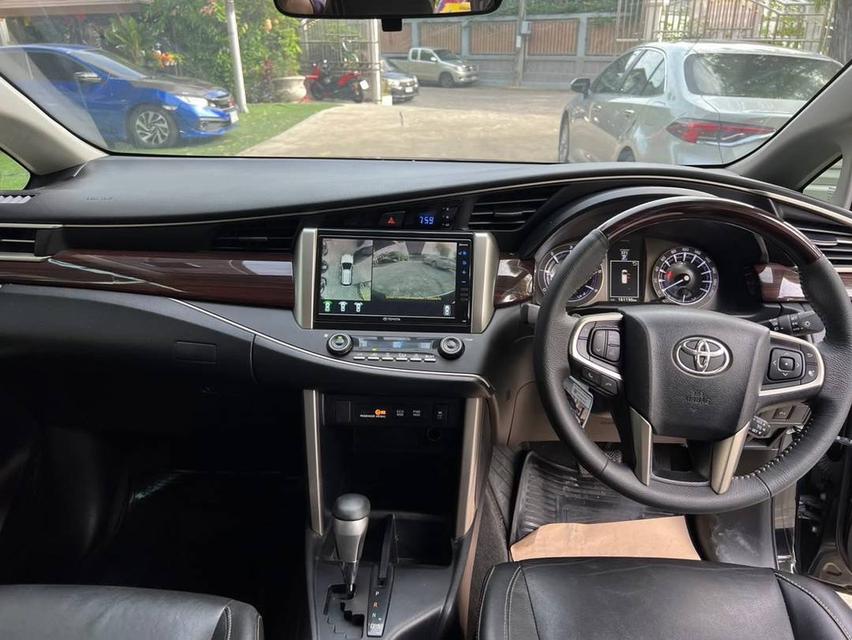TOYOTA INNOVA CRYSTA PREMIUM เครื่อง2.8cc. AUTO ปี2022