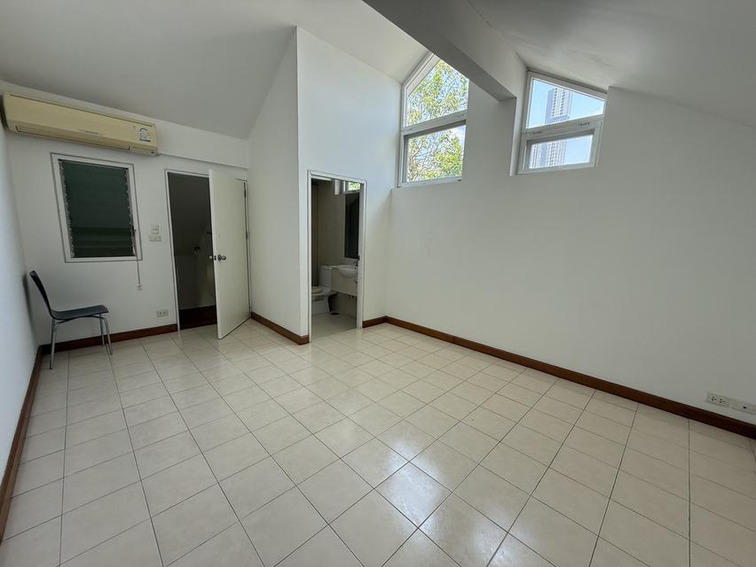 House/Private Unit for Rent in Ekkamai 22 | Separate Entrance | Independent Living Space in a Semi-Detached House 18