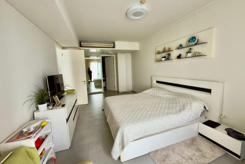 Beach front condoZIRE WONGAMAT Pattaya 6