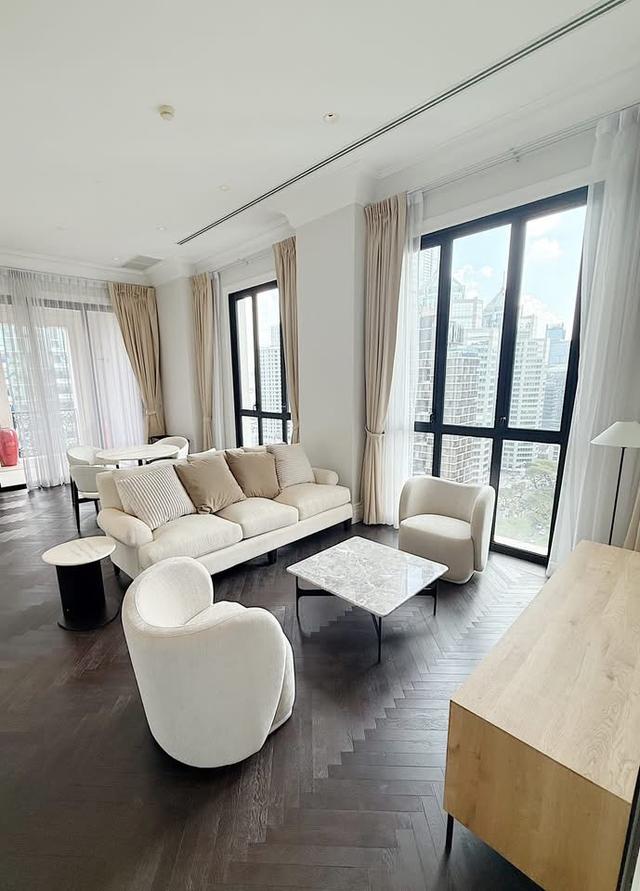 Ultra Luxury 2 Bedroom unit on Wireless Road. 2
