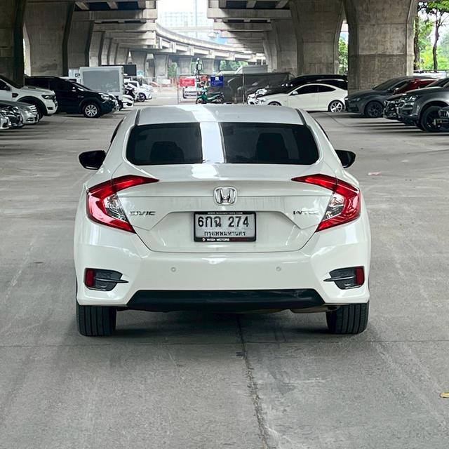 ขายด่วน! Honda CIVIC FC 1.8 E AT ปี 2017 รถสวยมือเดียว สภาพดี พร้อมขับทันที! 6