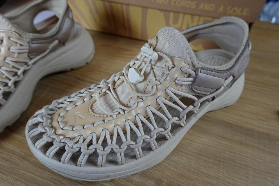 รองเท้ามือสอง Keen รองเท้าผู้หญิง รุ่น Women's UNEEK ASTORIA
