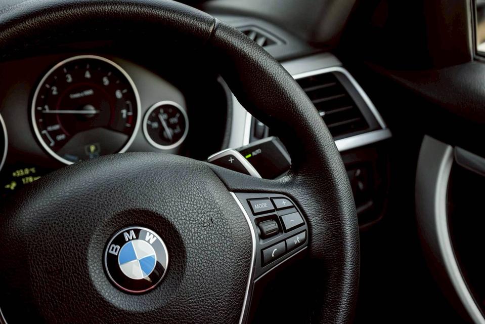 รหัสรถ CBL995 BMW 330e 2.0 Sport F30 (LCI) AT 2018 รูปที่ 17