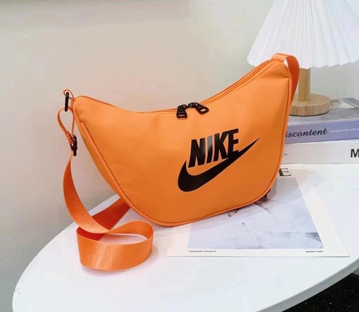 กระเป๋าทรงเกี๊ยว Nike 3