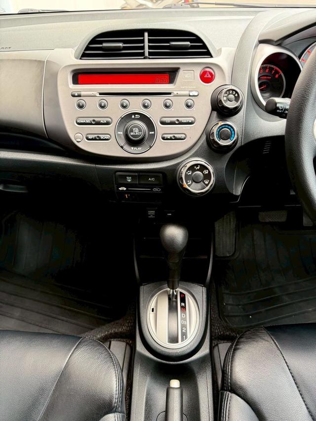  HONDA JAZZ 1.5V i-VTEC 2013 สีฟ้า MINOR CHANGE มือเดียว 7