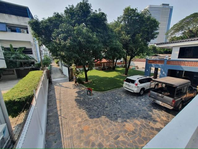 ให้เช่าบ้านเดี่ยวขนาดใหญ่ 200 ตรว. 6 ห้องนอน ใจกลางเมือง ซอยสุวรรณสวัสดิ์ พระราม 4 – สาทร ใกล้ MRT ลุมพินี ตรงข้าม One B 4