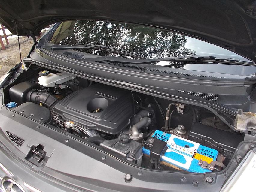 HYUNDAI GRAND STAREX 2.5 VIP ปี 2011 4