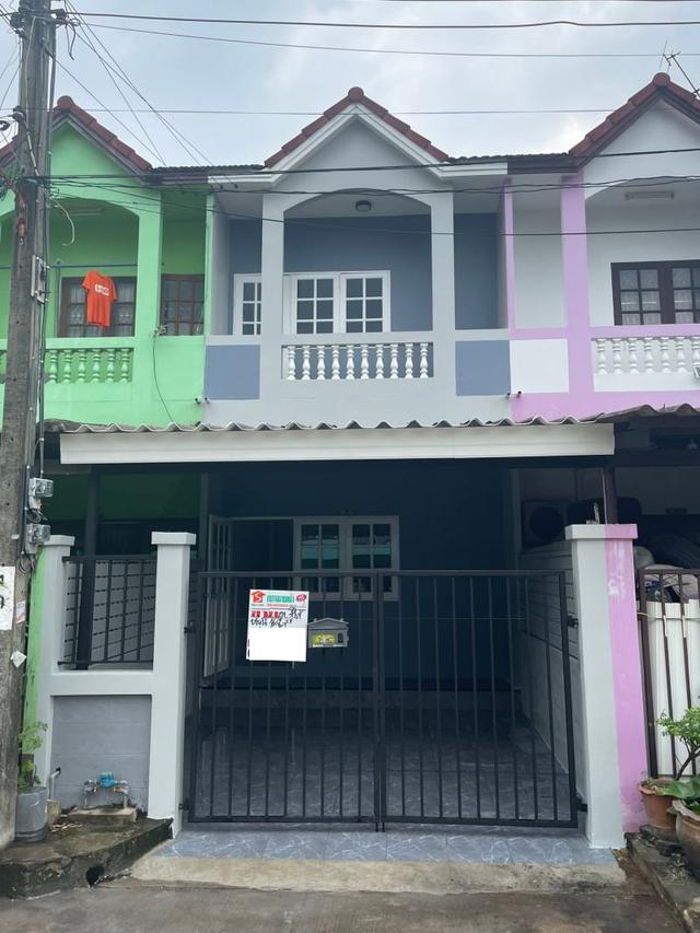 ขายทาวน์เฮ้าส์ 2 ชั้น เนื้อที่ 16 ตรว.  ถนนรามคำแหง 118 แยก 42-2 