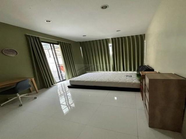 PB5584 ให้เช่าบ้านเดี่ยว 2 ชั้น ขนาด 5ห้องนอน โชคชัย 4 ซอย32​ พร้อมเฟอร์นิเจอร์  11