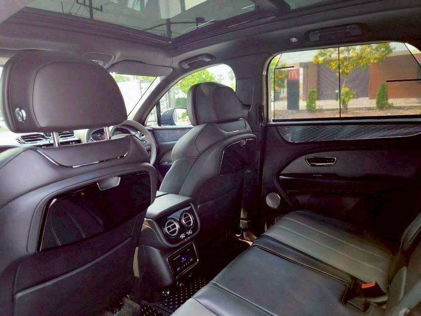 รหัสรถ KPV4168 2022 Bentley Bentayga Hybrid สีดำ 12