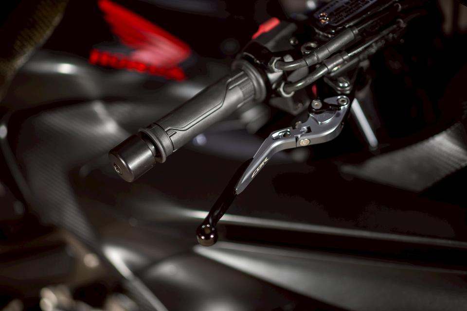 HONDA CBR650F 2013 รถมือสอง รูปที่ 8