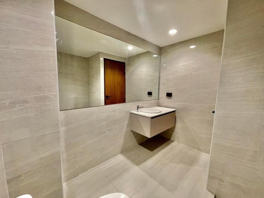 ขายถูกทาวน์โฮม 3 ชั้น มบ. เกษมสันต์1 ลาดพร้าว71 ถนนนาคนิวาส ขนาด 25 ตรว. 3 นอน 3 น้ำ บ้านสวย บ้านเปล่า รีโนเวทใหม่ทั้งหลัง ใกล้ เซ็นทรัลอีสต์วิลล์ 9