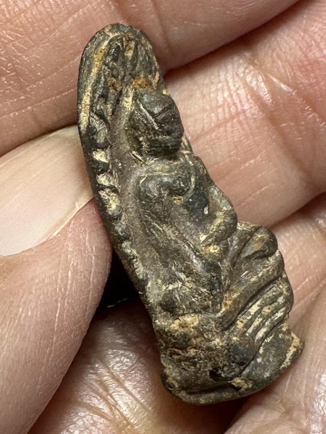 พระรอดลำพูน พิมพ์ใหญ่ เนื้อเขียวหินครก รูปที่ 3