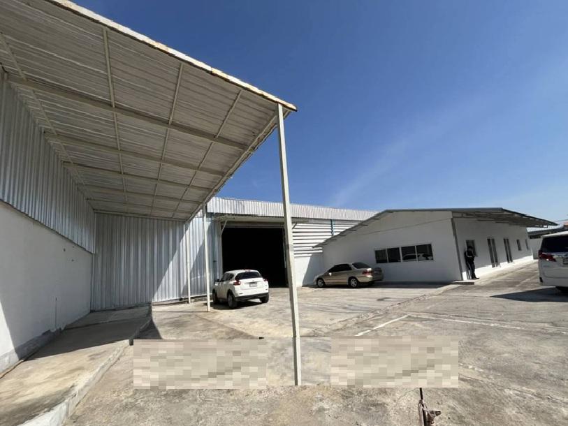 ให้เช่าโกดังขนาดใหญ่ ริมถนนซอยพระยาสุเรนทร์ รามอินทรา 109 / พื้นที่โกดัง 1744 ตารางเมตร / จอดรถจำนวนมาก 9