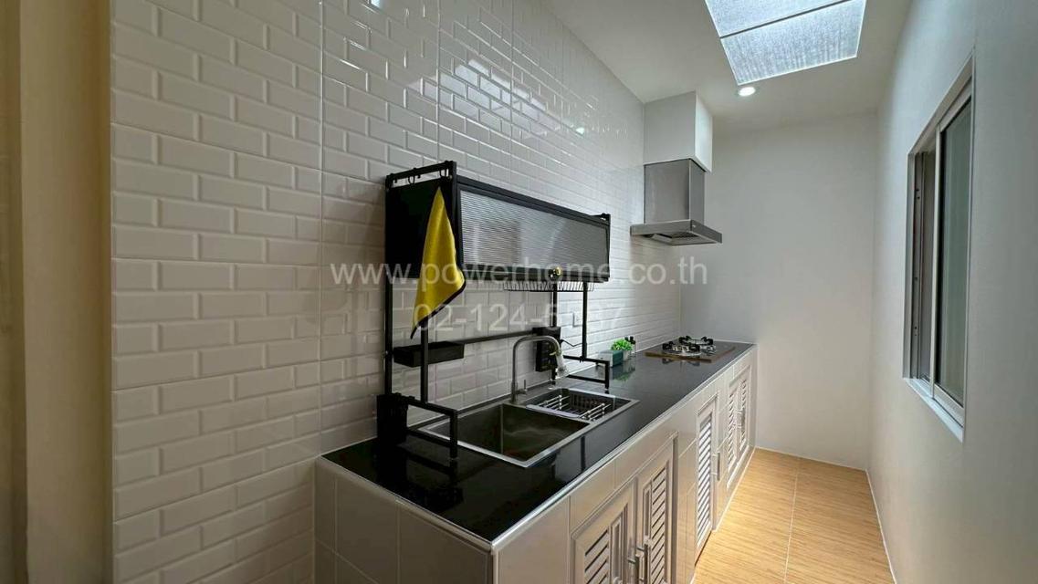 หมู่บ้านรุ่งเรืองเฮ้าส์ 1 ต.ลาดสวาย อ.ลำลูกกา จ.ปทุมธานี 9