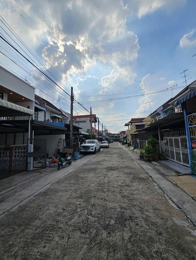 ขาย ทาวโฮมพร้อมอยู่ หมู่บ้าน .อยู่เจริญ ดอนเมือง ติดถนนวิภาวดีรังสิต 37 19