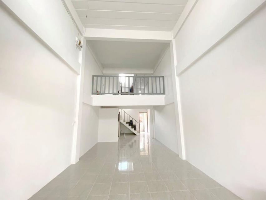 ขาย/ให้เช่า อาคารพาณิชย์ 3 ชั้นครึ่ง ทำเลทอง ท่าสะอ้าน บางปะกง ฉะเชิงเทรา 2