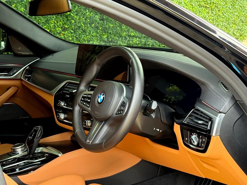 2022 BMW 530e MSPORT LCI รถมือเดียวออกป้ายแดง รถวิ่งน้อย เข้าศูนย์ทุกระยะ ไม่เคยมีอุบัติเหตุครับ 10