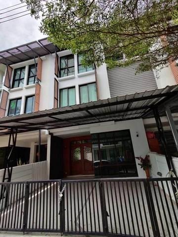 MTR94 ปล่อยเช่าทาวน์โฮม 200 ตร.ม. 3 นอน 3 น้ำ มีห้องแม่บ้าน เฟอร์ฯ ครบพร้อมอยู่ ใกล้โรงเรียนนานาชาติ Bangkok Prep และเตรียมพัฒน์ 7